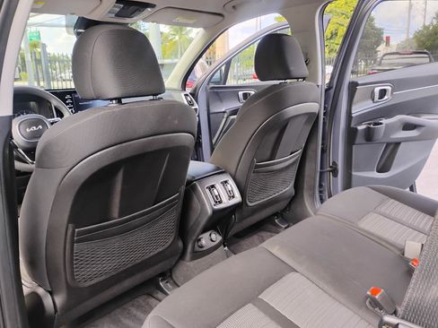 Used 2023 Kia Sorento LX image 10