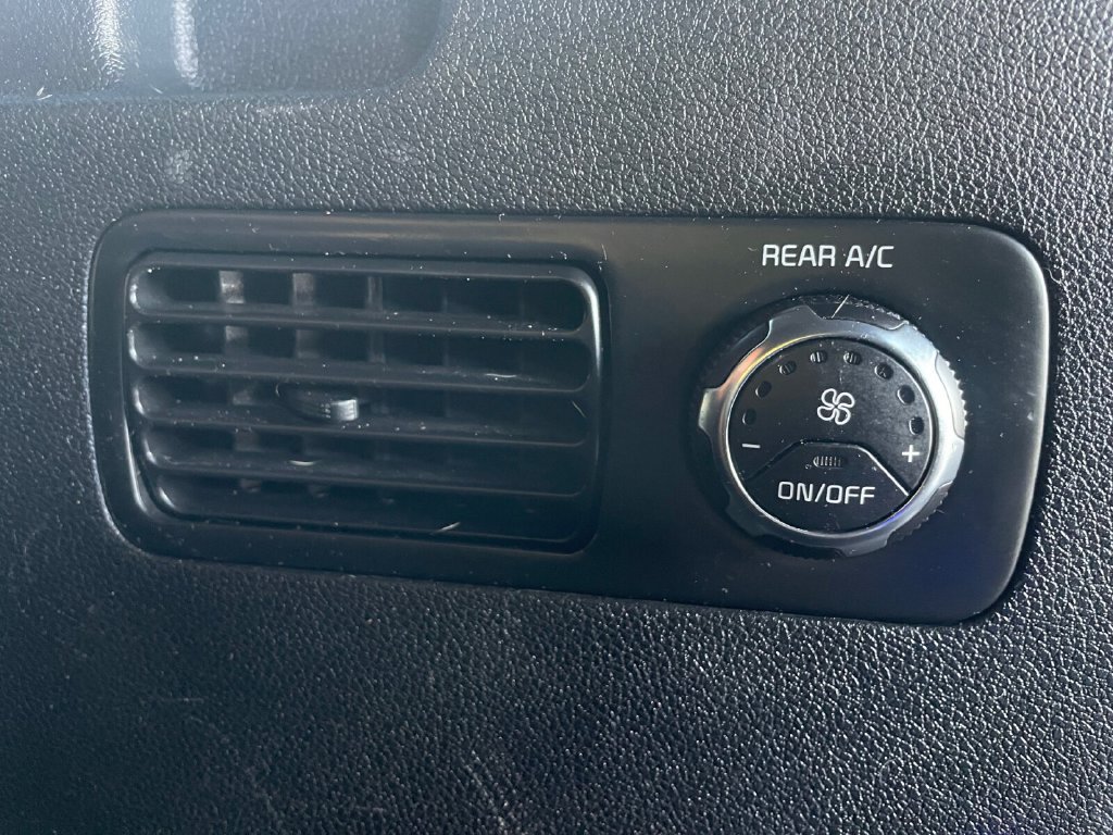 Used 2019 Kia Sorento SX AWD/4WD image 34