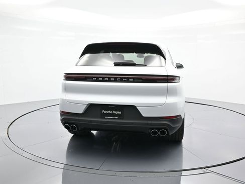 Certified 2025 Porsche Cayenne AWD/4WD image 26