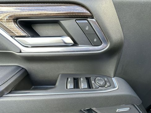 Used 2025 Chevrolet Silverado 1500 RST w/ Dark Appearance Package image 15