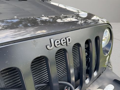 Used 2016 Jeep Wrangler Unlimited Sport AWD/4WD image 11