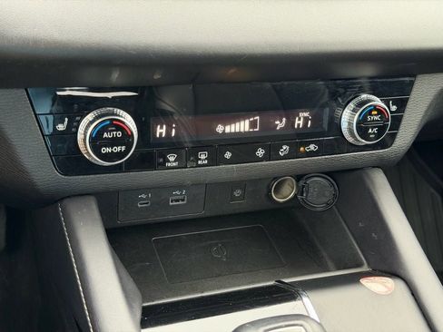 Used 2024 Mitsubishi Outlander SE image 30