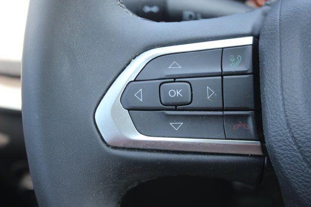 Used 2024 Jeep Compass Latitude AWD/4WD image 13