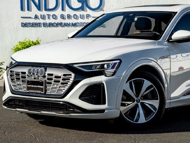 Used 2024 Audi Q8 e-tron Premium Plus w/ Premium Plus Package AWD/4WD image 2