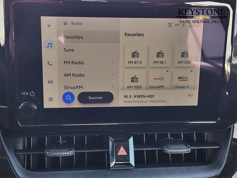 Used 2025 Toyota Corolla LE image 18