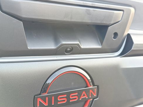 Used 2025 Nissan Frontier PRO-4X w/ Pro Premium Package image 16