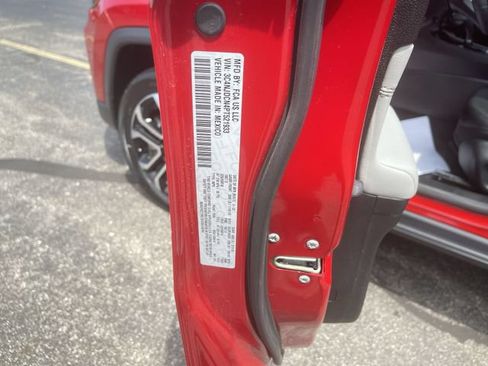 Used 2023 Jeep Compass Limited AWD/4WD image 33