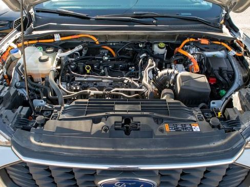 Used 2023 Ford Escape SE image 12