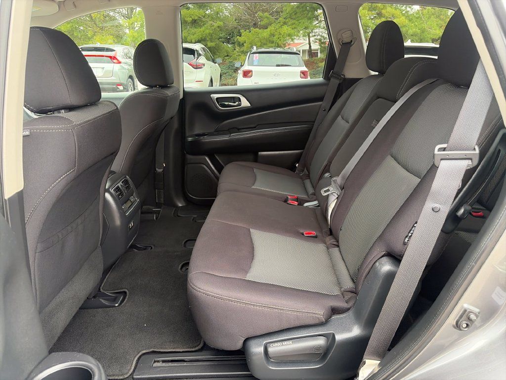 Used 2020 Nissan Pathfinder SV AWD/4WD image 24