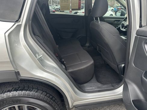 Used 2024 Nissan Rogue S image 15