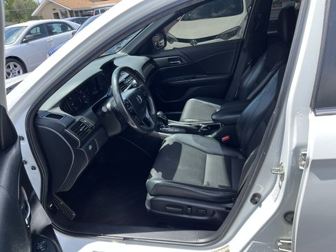 Used 2016 Honda Accord Sport image 11