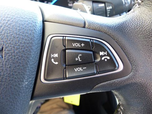 Used 2017 Ford Escape SE w/ Equipment Group 201A AWD/4WD image 46
