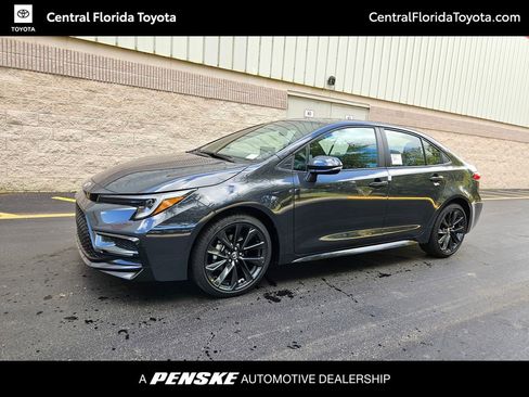 Certified 2025 Toyota Corolla SE w/ SE Premium Package FWD image 1