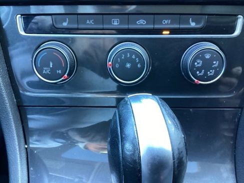 Used 2020 Volkswagen Golf 4-Door image 21