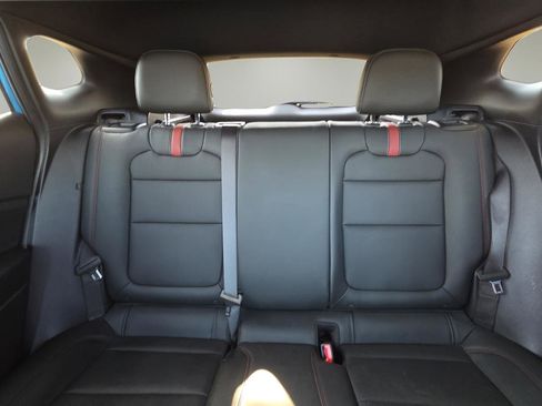 Used 2025 Chevrolet Trax RS w/ Sunroof Package image 13