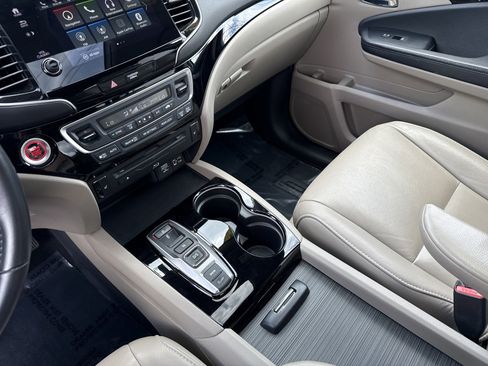 Used 2020 Honda Pilot Touring image 26