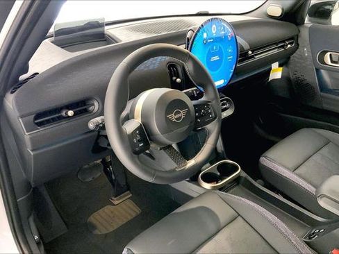 New 2025 MINI Cooper 4-Door Hardtop image 4