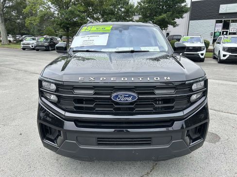 Used 2025 Ford Expedition Max Active RWD image 12