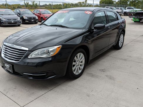 Used 2012 Chrysler 200 Touring FWD image 7
