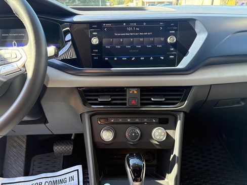 Used 2022 Volkswagen Taos SE image 18