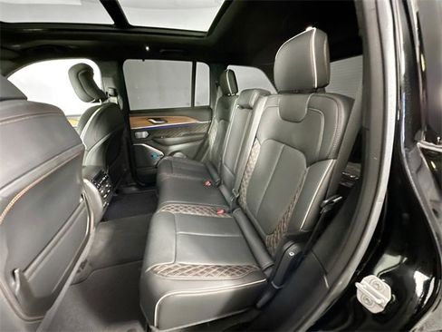 Used 2022 Jeep Grand Cherokee Summit image 28
