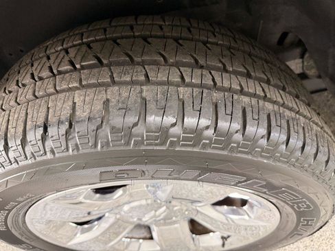 Used 2017 Chevrolet Suburban Premier image 50