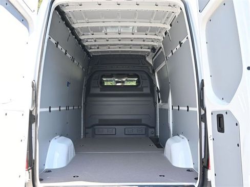 Used 2024 Mercedes-Benz Sprinter 144 Cargo image 17