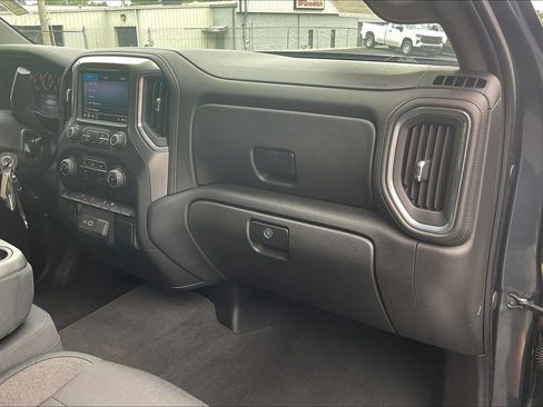 Used 2019 Chevrolet Silverado 1500 LT AWD/4WD image 17