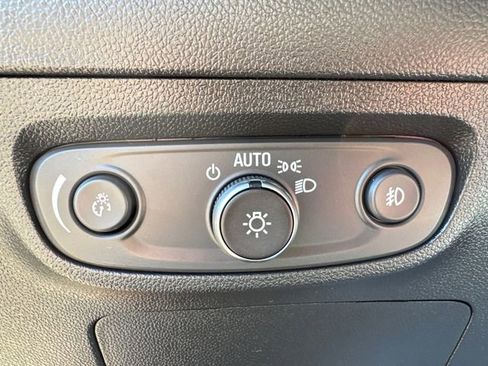 Used 2021 Buick Encore GX Select w/ Sport Touring Package image 27