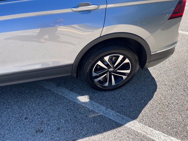 Certified 2024 Volkswagen Tiguan S AWD/4WD image 18
