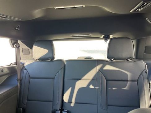 Used 2023 GMC Yukon Denali w/ Denali Reserve Package image 14