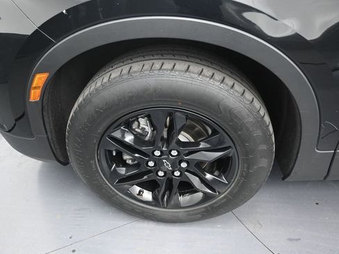 Used 2022 Chevrolet Blazer LT w/ Midnight/Sport Edition FWD image 9