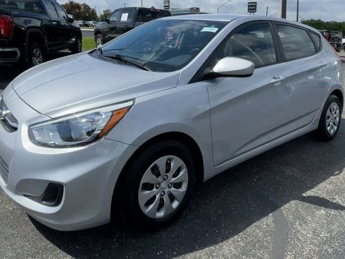 Used 2016 Hyundai Accent SE FWD image 6