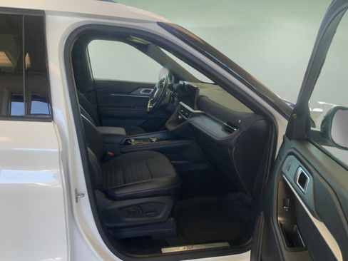 Used 2025 Ford Explorer ST-Line w/ Premium Package AWD/4WD image 16