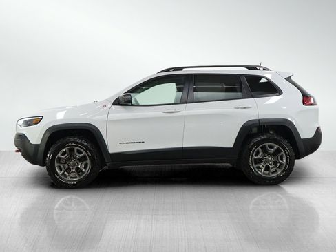 Used 2019 Jeep Cherokee Trailhawk w/ Cold Weather Group AWD/4WD image 2