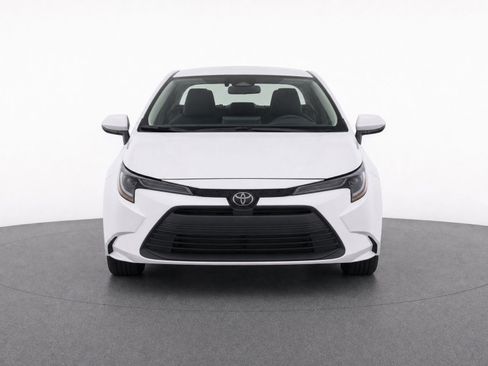Used 2025 Toyota Corolla LE FWD image 5
