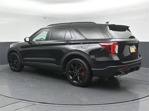 Certified 2022 Ford Explorer ST w/ Equipment Group 401A image 5
