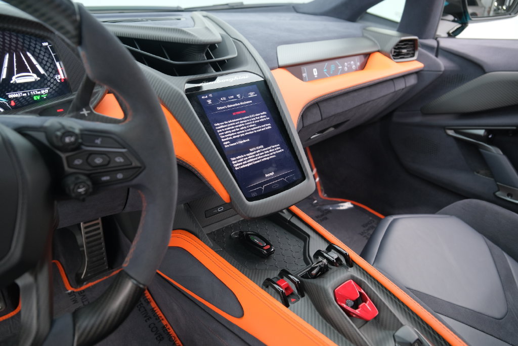 Used 2024 Lamborghini Revuelto AWD/4WD image 30
