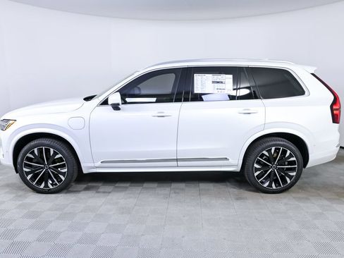 New 2026 Volvo XC90 T8 Plus image 2