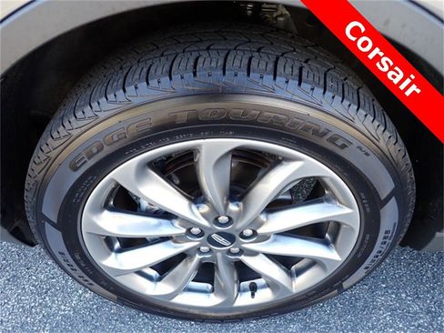 Used 2021 Lincoln Corsair AWD w/ Premium Package image 11
