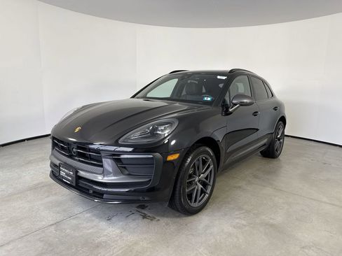 Certified 2026 Porsche Macan Turbo AWD/4WD image 1