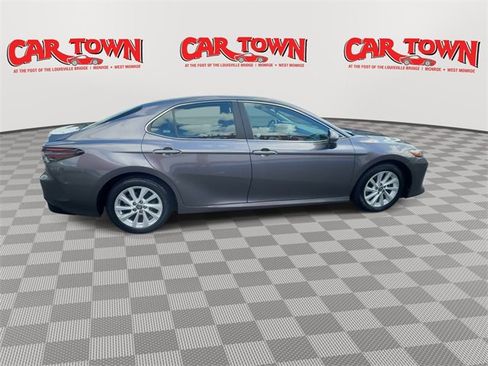 Used 2024 Toyota Camry LE image 9