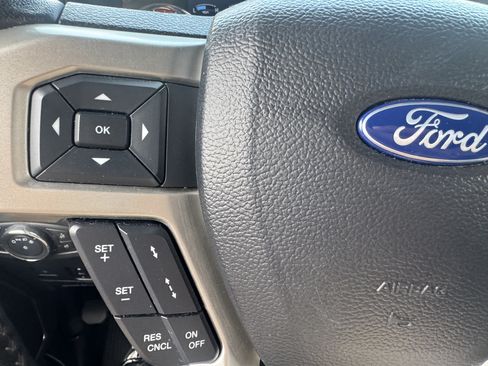 Used 2021 Ford F250 Lariat w/ Lariat Ultimate Package AWD/4WD image 13
