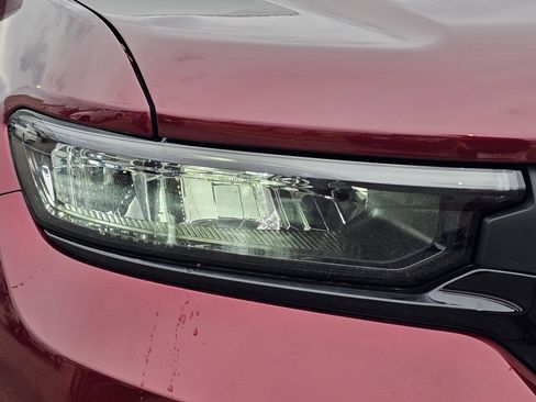 New 2025 Jeep Grand Cherokee Altitude image 4