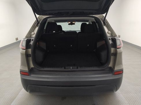 Used 2019 Jeep Cherokee Latitude w/ Popular Appearance Group image 29