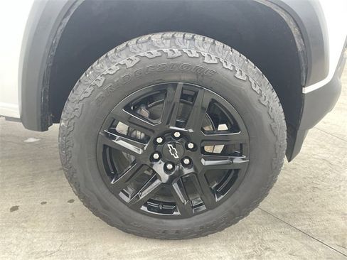 Used 2024 Chevrolet Colorado Trail Boss w/ Technology Package image 33