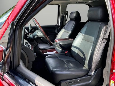 Used 2014 Cadillac Escalade Premium AWD/4WD image 22