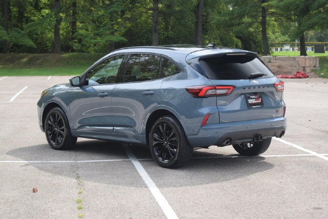 Used 2023 Ford Escape ST-Line Elite w/ Premium Technology Package AWD/4WD image 24