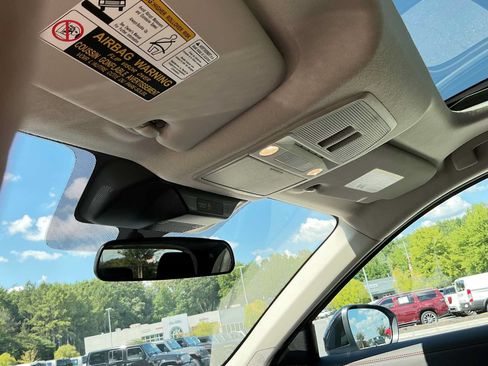 Used 2025 Nissan Kicks SR w/ SR Premium Package FWD image 20