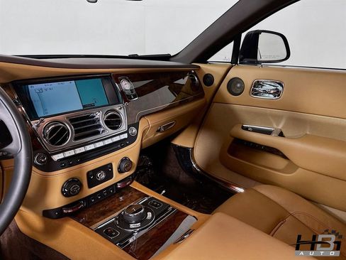 Used 2014 Rolls-Royce Wraith RWD image 17